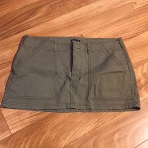 American Eagle army green mini skirt